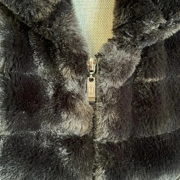 ARTIZAN ROBIN BARRE NWOT Black Faux Fur Vest Lined With Hood Pockets, Size L/XL - Picture 4 of 11